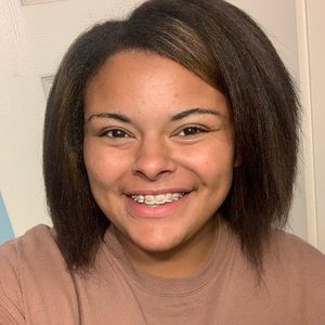 Meet your Posher, Desiree